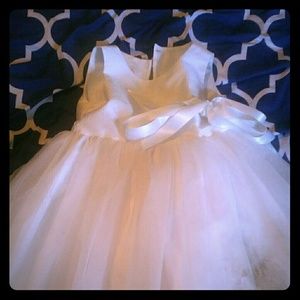 White flower girls dress